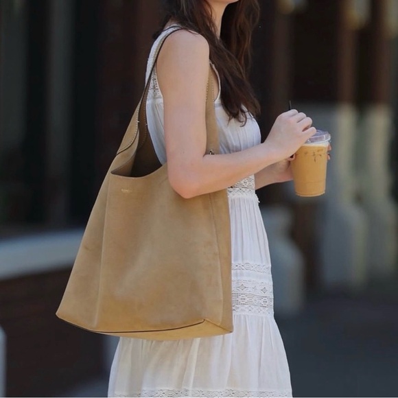 ✅NEW “COACH” Elegant Suede Brooklyn Shoulder Bag 39